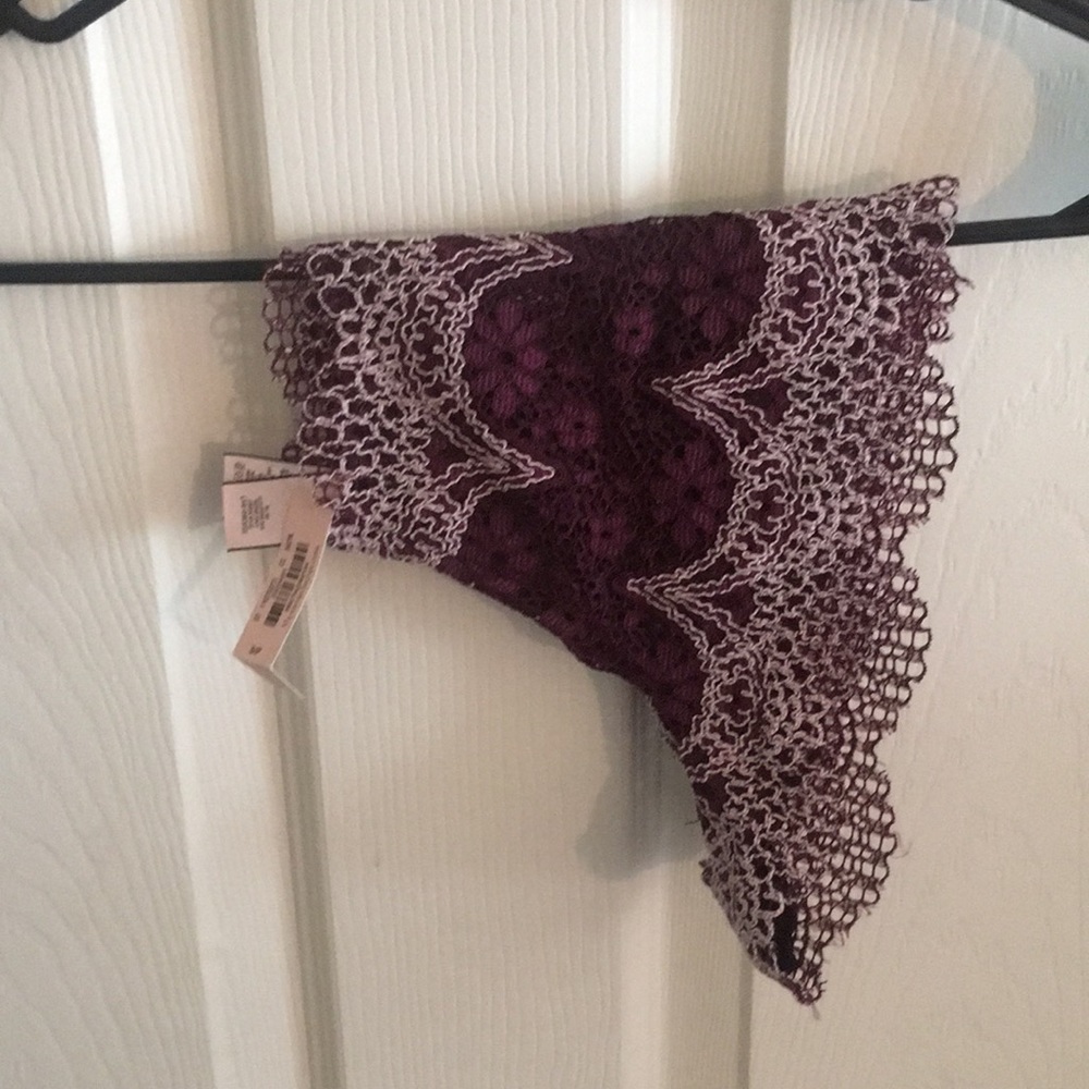 Victorias Secret Bralette W/ Underwear - Picture 2 of 4